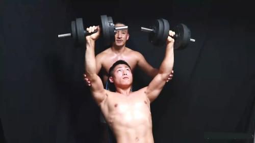 健身伙伴，互相帮助的时候真的不会有反应吗