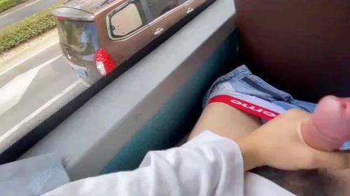 福利 大屌学生公交车上撸