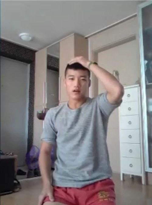 阳光肌肉兵哥哥勾引裸聊（推荐）