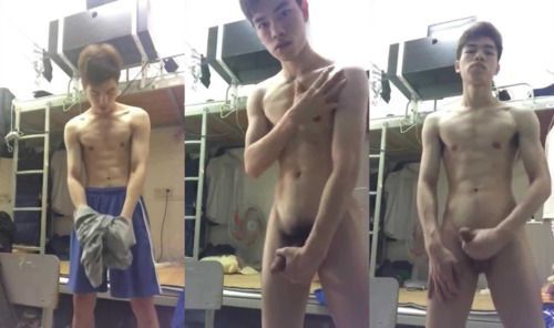 体育生宿舍，体育生发情撸射。