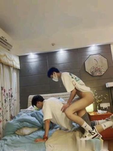 帅气可爱鲜肉奴伺候帅aj主，舔臭鞋被爆操（下）