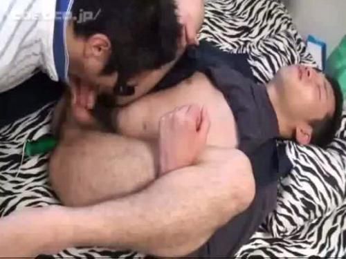 工人大哥为了赚钱，被男人调教射精，还被拍了视频 下集