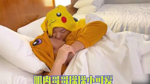 [推荐]肌肉哥哥操小可爱
