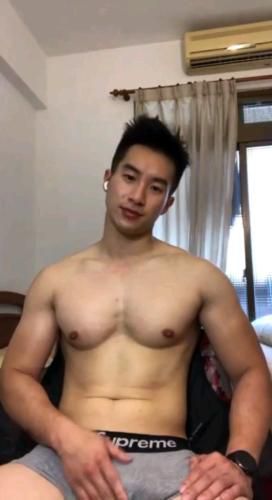运动员肌肉帅哥，裸聊飞机（上）