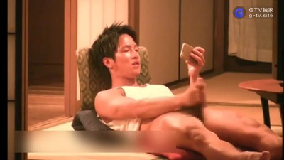 体育生室内打飞机被偷拍
