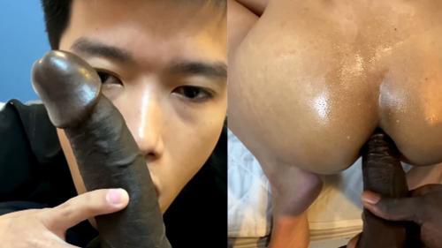 帅气小伙最爱的大黑吊